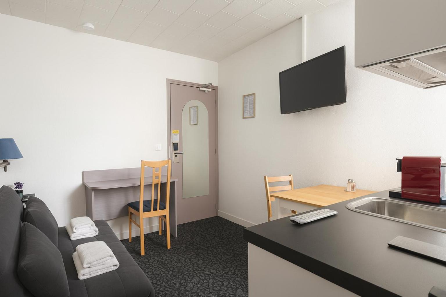 Family Suite Kitchenette