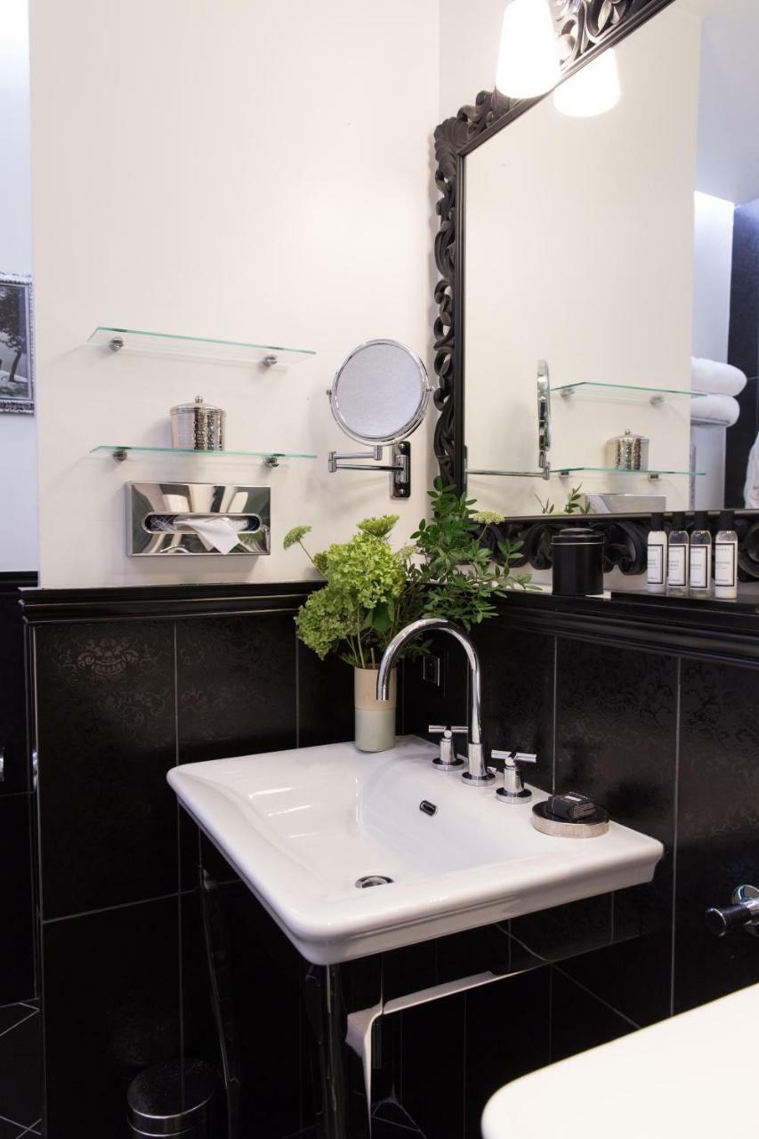 Double Deluxe  Room with Steam Room-shower