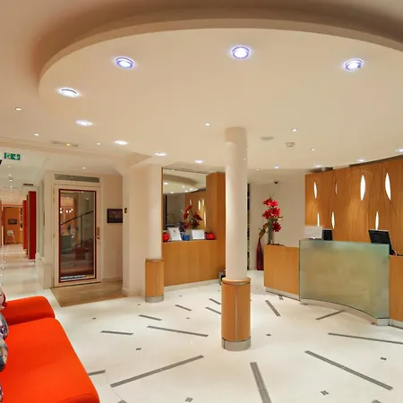 Westside Arc de Triomphe Hotel-2