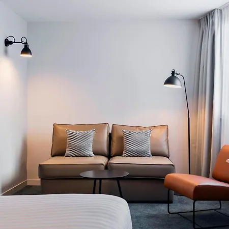 Moxy Paris Bastille-3